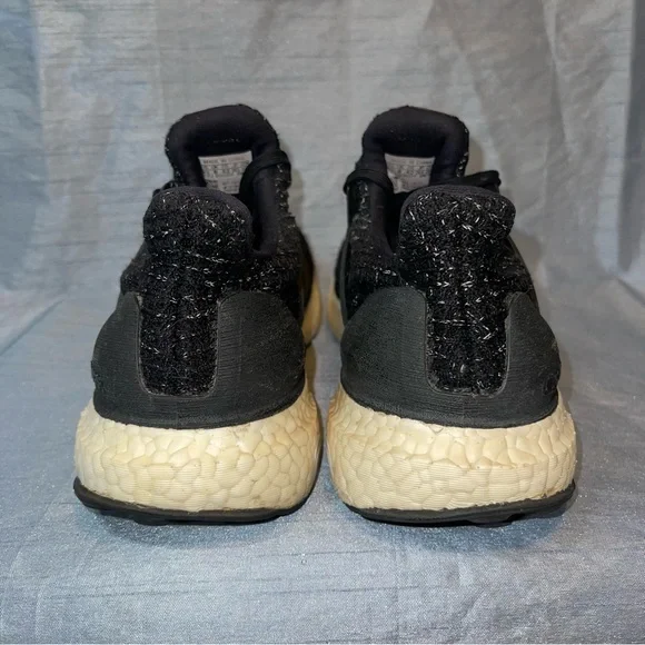 Women's Adidas UltraBoost 4.0 Core Black Cloud White Size 9.5 F36125 - Picture 5 of 8